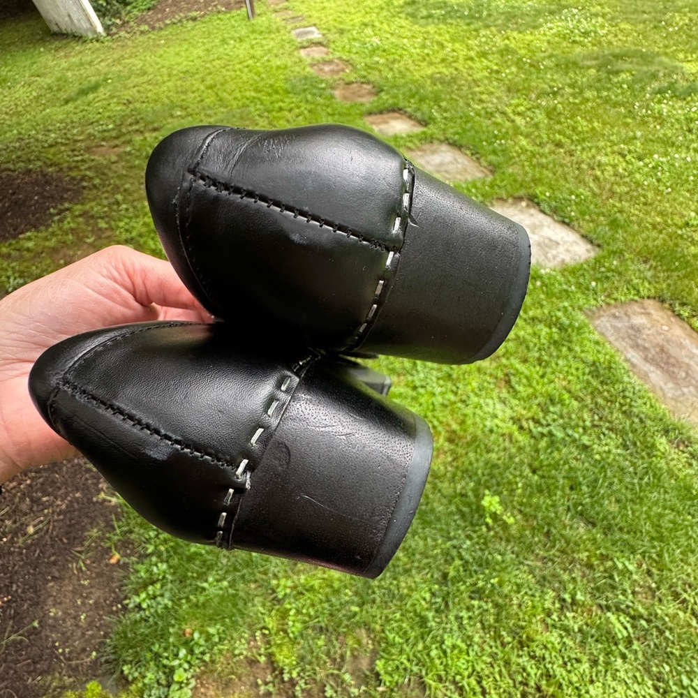Hanna Andersson Black Leather Floral design Clogs Women’s Size 38 - Picture 9 of 12